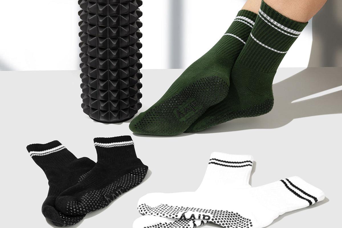 Why Are Fuzzy Gripper Socks So Popular? Discover the Benefits of These Socks.