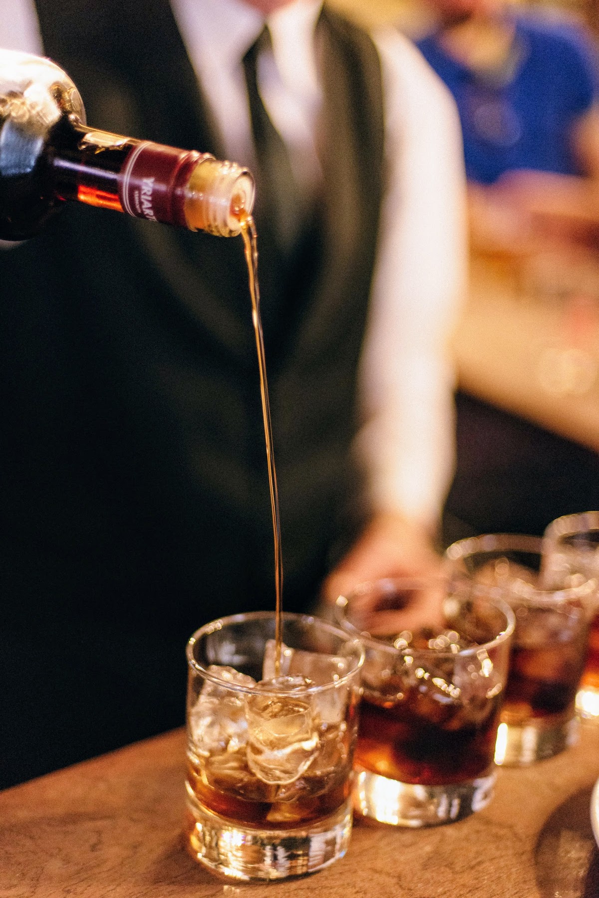 Easy Steps: How to Order an Old-Fashioned in Spanish Like a Pro