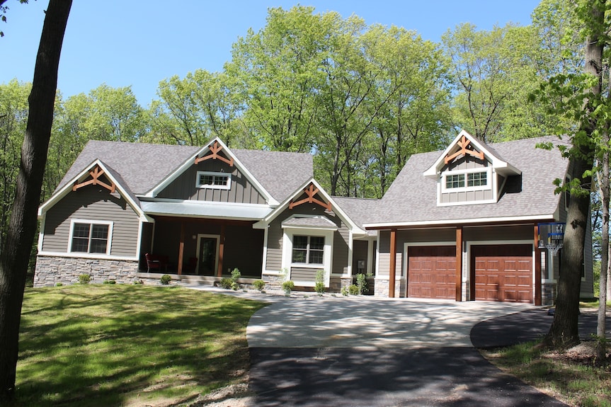 Need a family reunion rental sleeps 30 Michigan? (These amazing houses are perfect for your family)