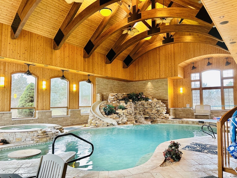 Need a family reunion rental sleeps 30 Michigan? (These amazing houses are perfect for your family)