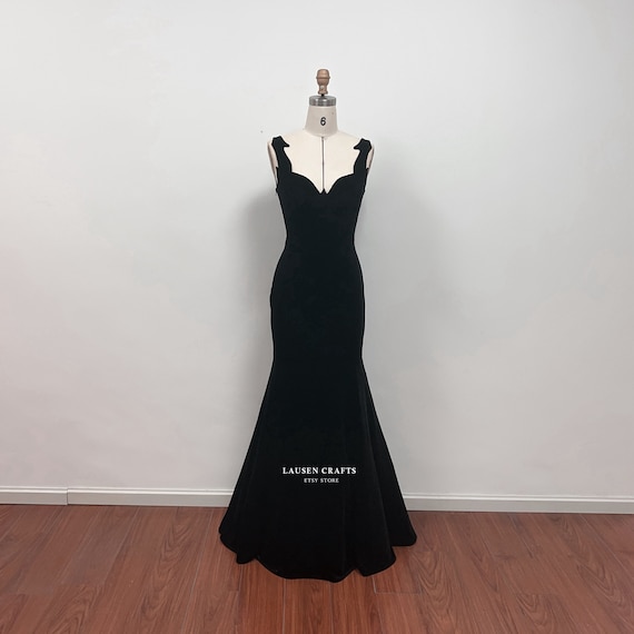 Get the Look: Rosemary Clooneys White Christmas Black Dress, Find Similar Styles Today!