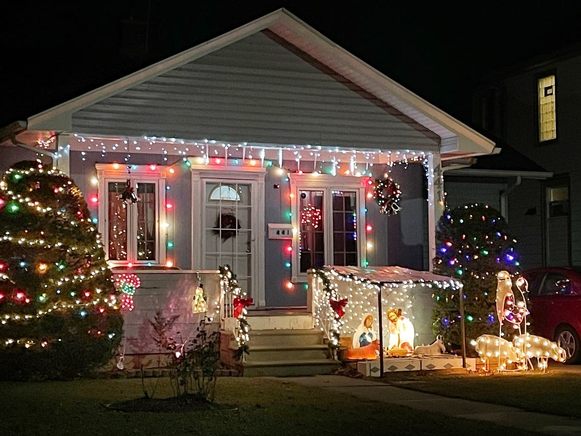 Top-rated Christmas lights in Massapequa: See what houses are winning the decorating contests!