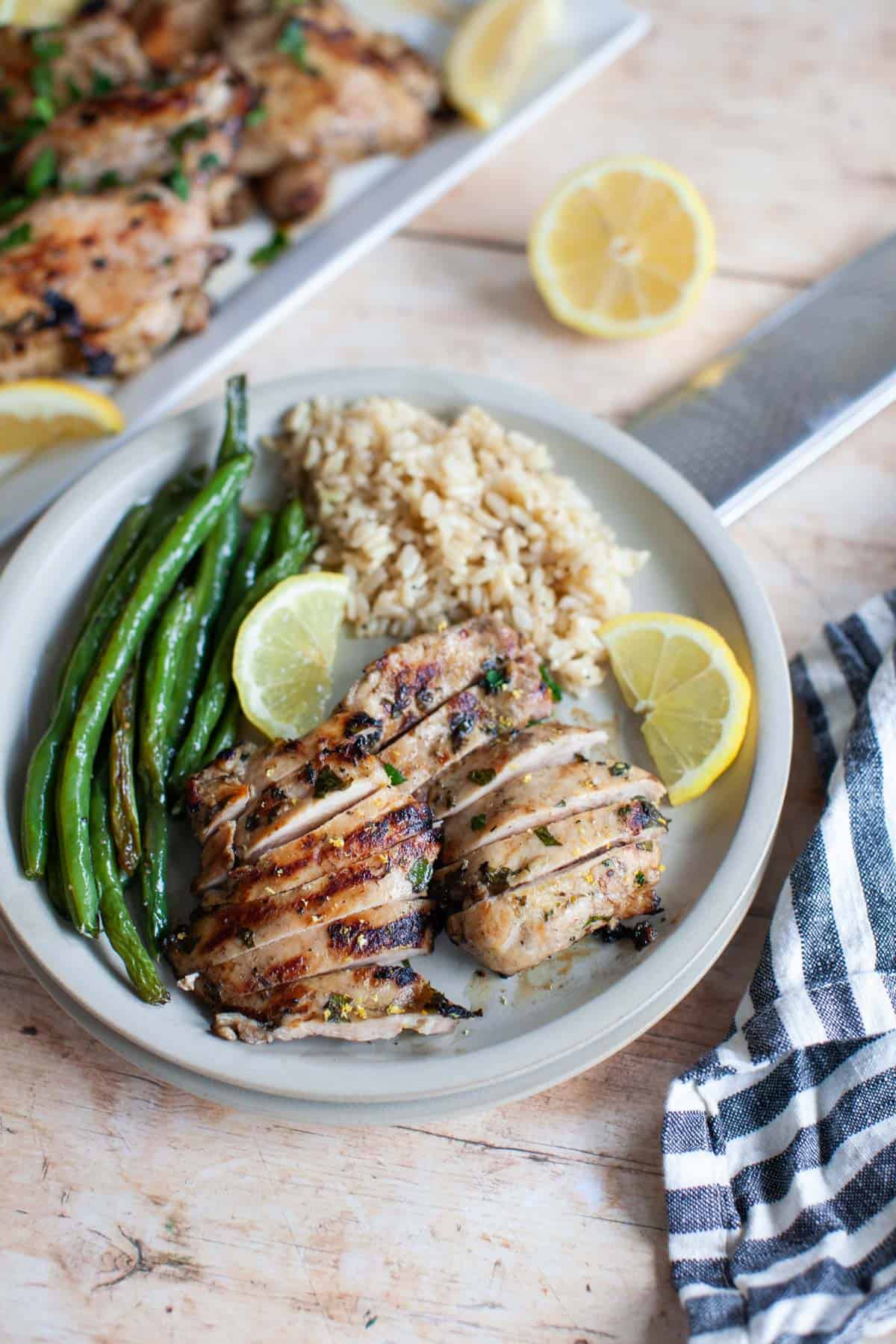 Serving Lemon Pepper Chicken: What Are the Best Sides? Check This List Out!