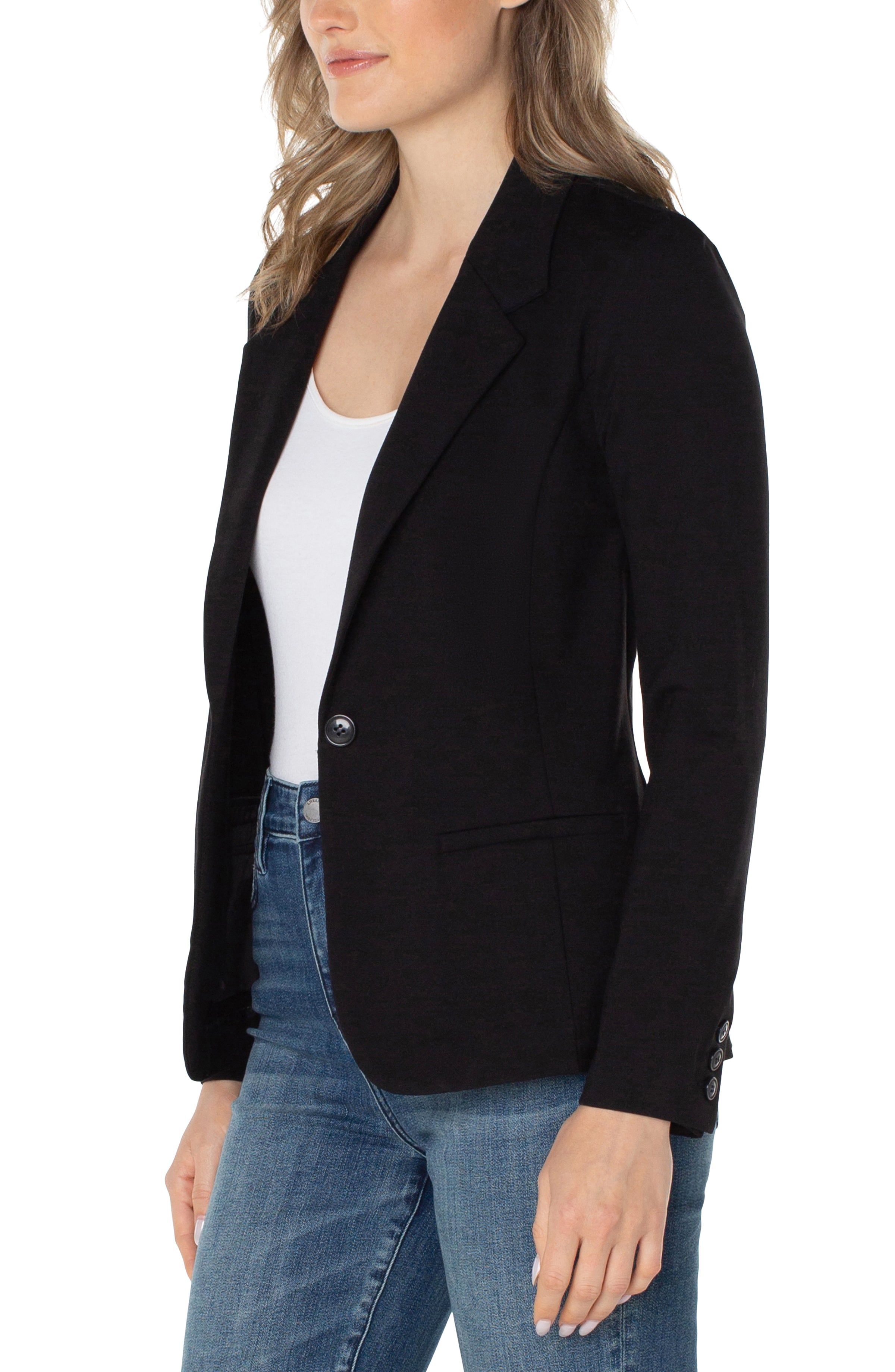 Stretchy Blazers for Women: These Will Be Your New Favorites!