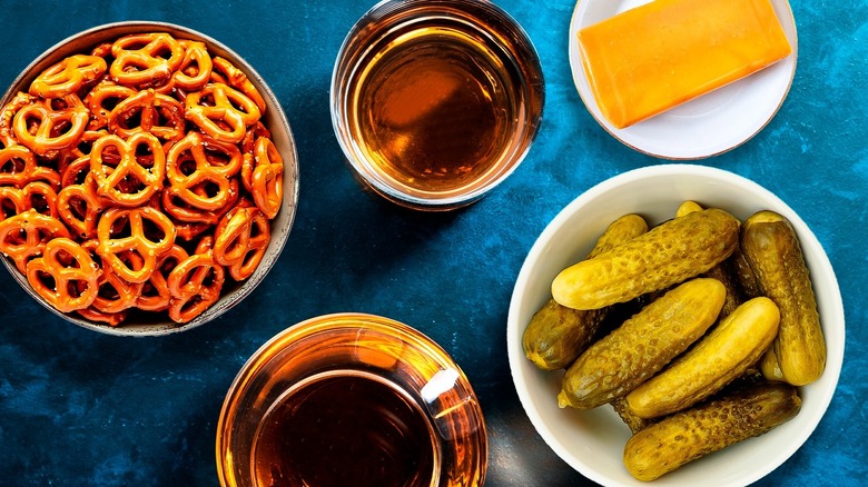What Food Pairs Well With Bourbon? Easy Snack Ideas to Go With Bourbon!