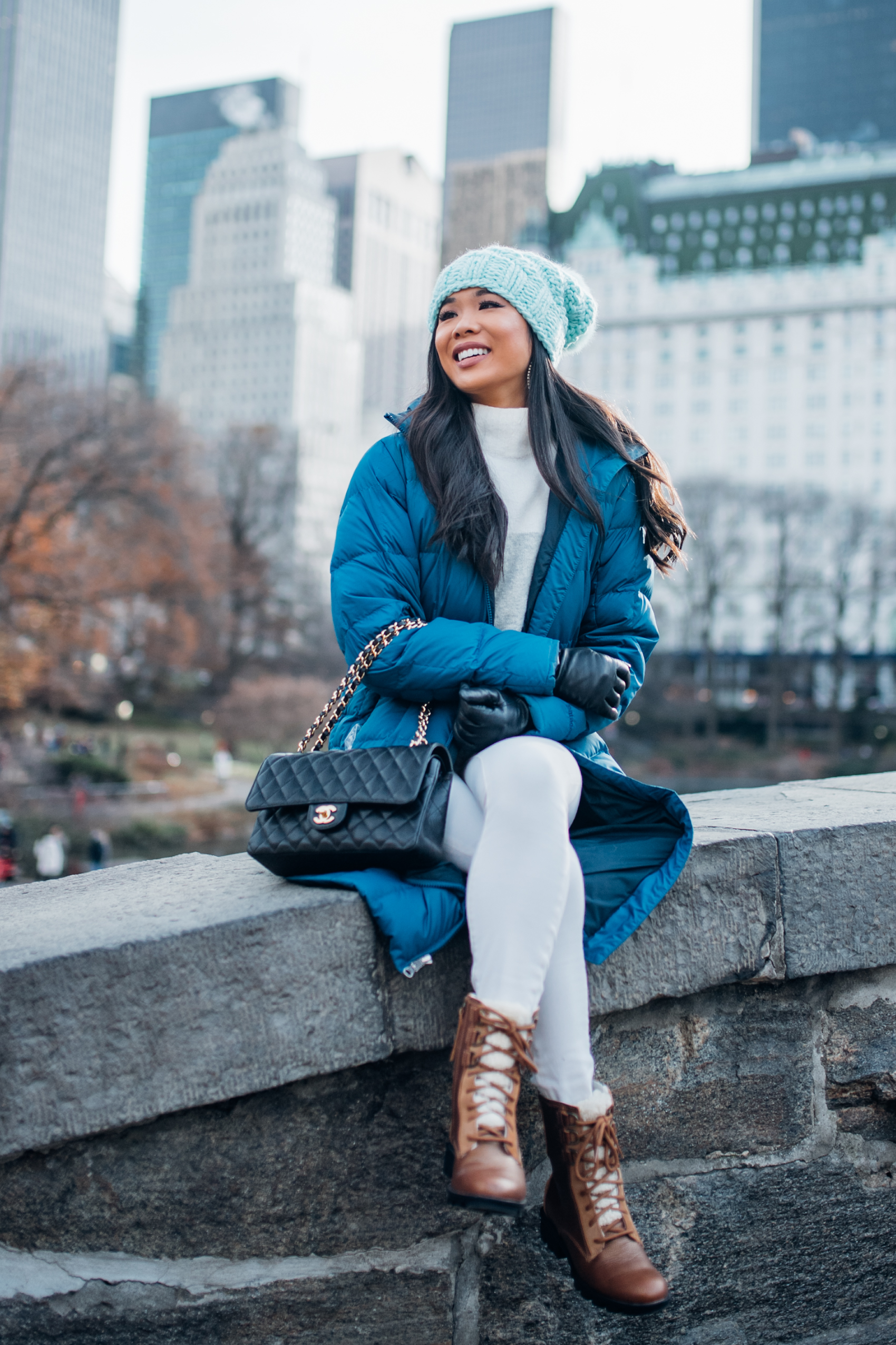 Everyday Outfits with Snow Boots: Easy and Comfortable Looks for Winter