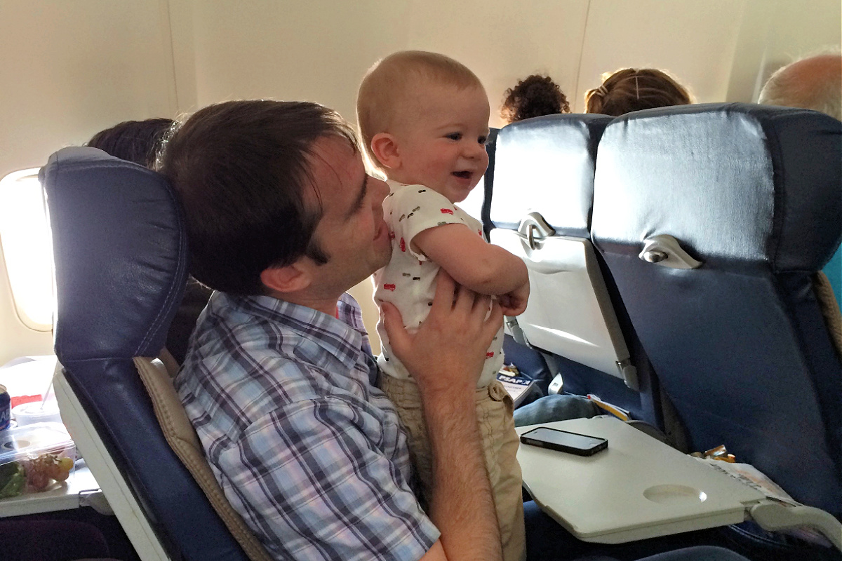 How to Keep 1 Year Old Entertained on Plane: Survival Guide for Parents Flying with Toddlers!