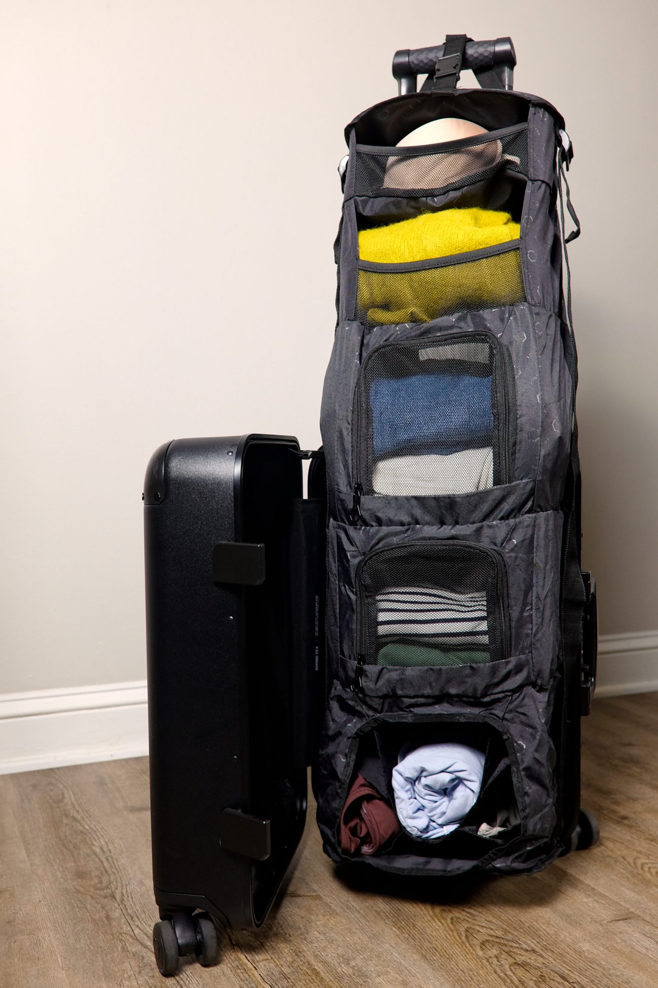 The best suitcase with shelves: A buying guide for organized travelers!