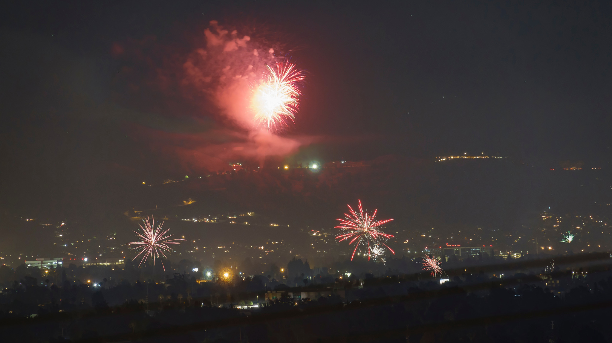 Burbank Fireworks Tonight: Your Quick Guide to Show Times and Locations.