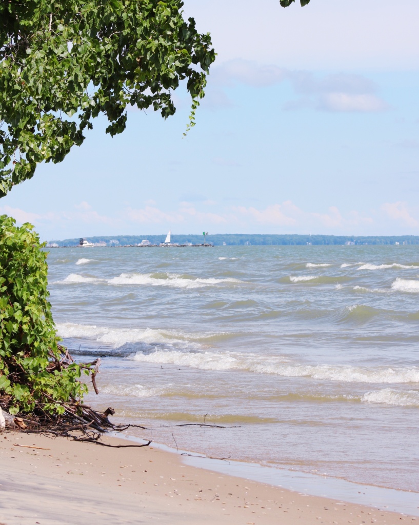 Discover beaches in Ohio on Lake Erie: Your simple summer guide.