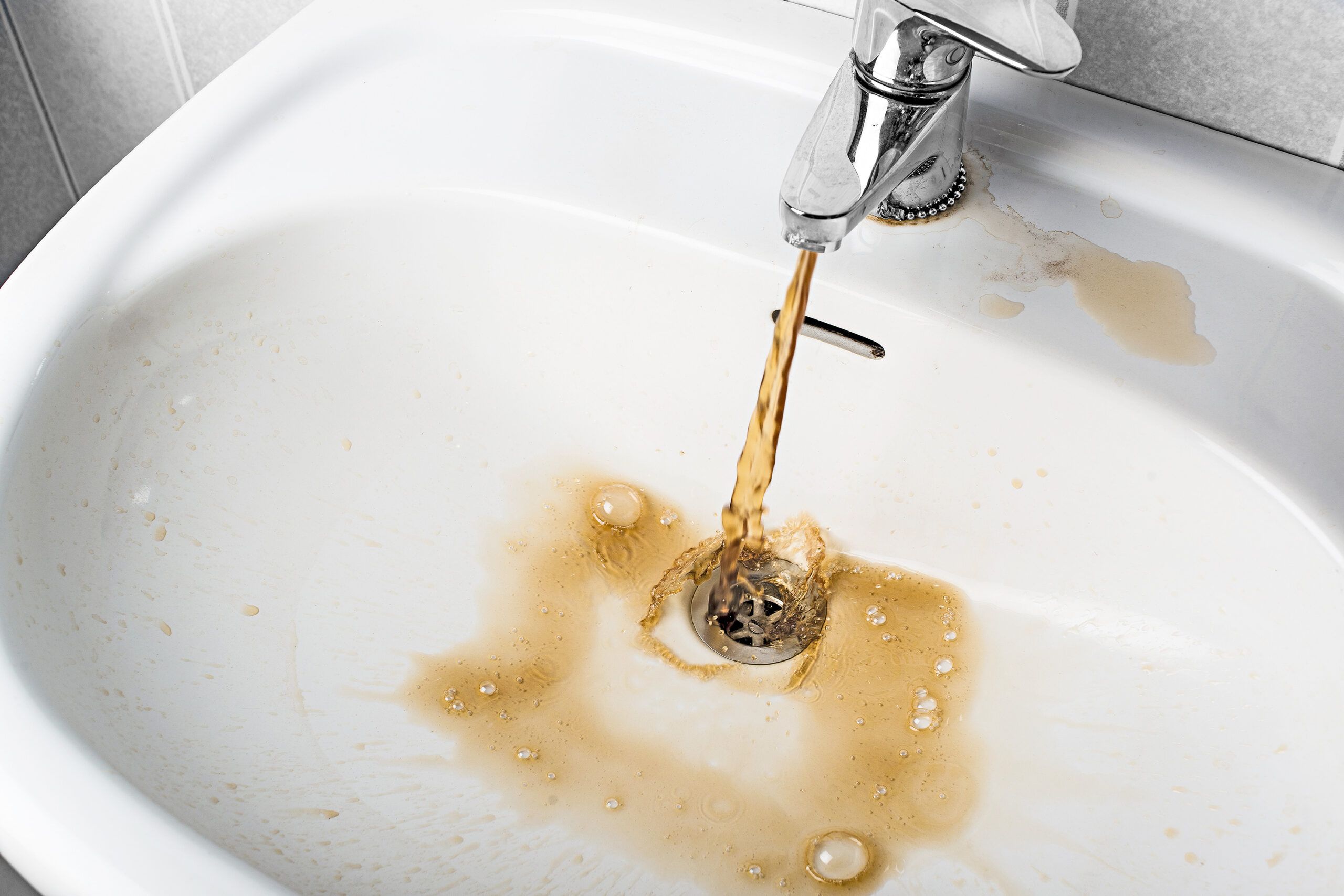 How to Get Rust Out of Well Water: Best DIY and Professional Methods