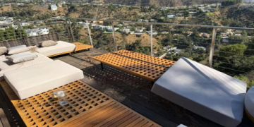 Couples Retreat in Los Angeles: Luxury Escapes and Affordable Weekend Options.