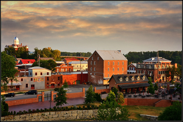 Explore Cute Small Towns in Missouri: Hidden Gems Await